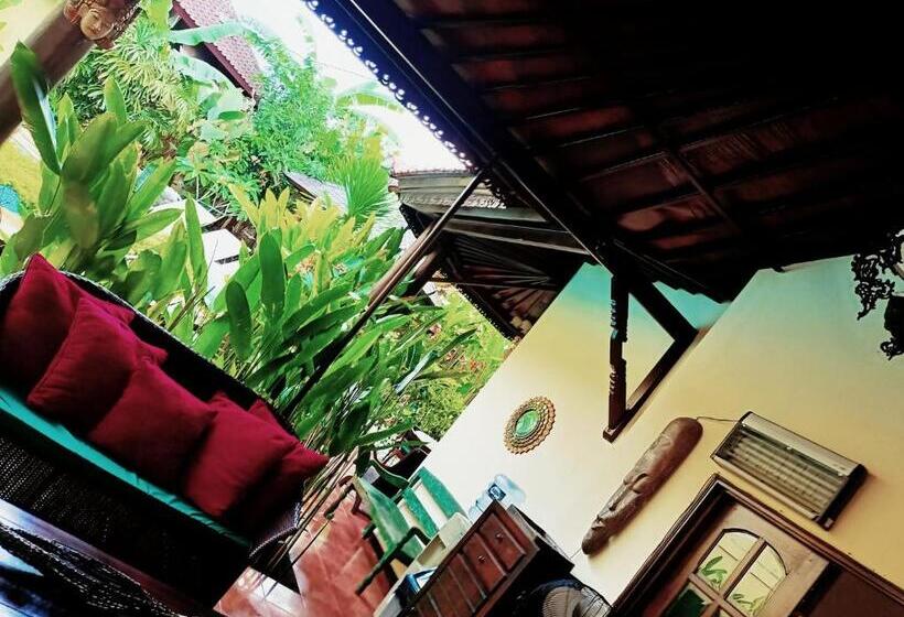 مبيت وإفطار Villa Layang Bulan
