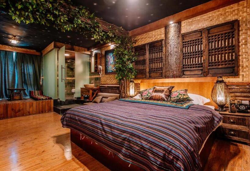 هتل 26life Yunnan Ethnic Creative Inn