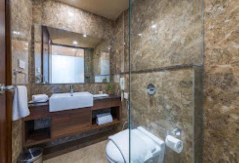 فندق Cachar Club Silchar