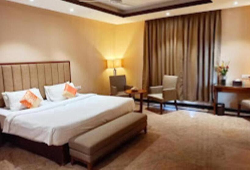 فندق Cachar Club Silchar