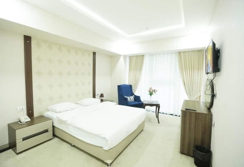 בית מלון כפרי Continent