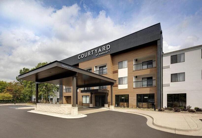 Отель Courtyard Airport By Marriott