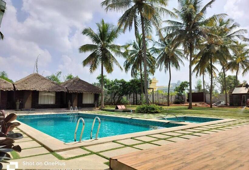 호텔 Indo Bali Poolside Resort In Bangalore
