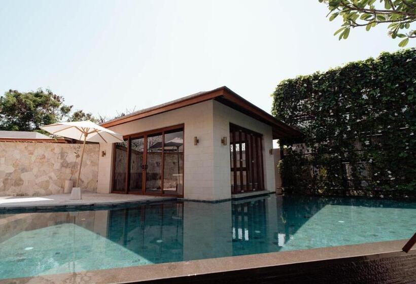 هتل Poco Poco Villas By Aayan