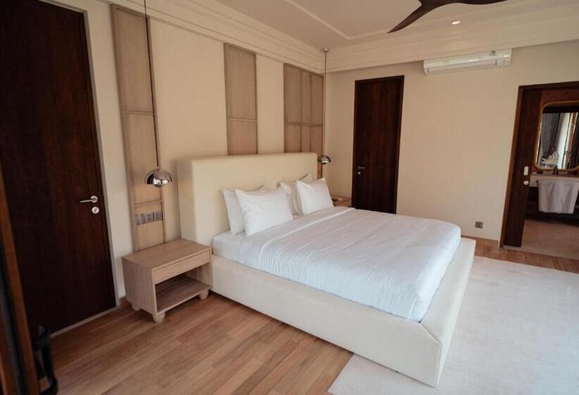 هتل Poco Poco Villas By Aayan