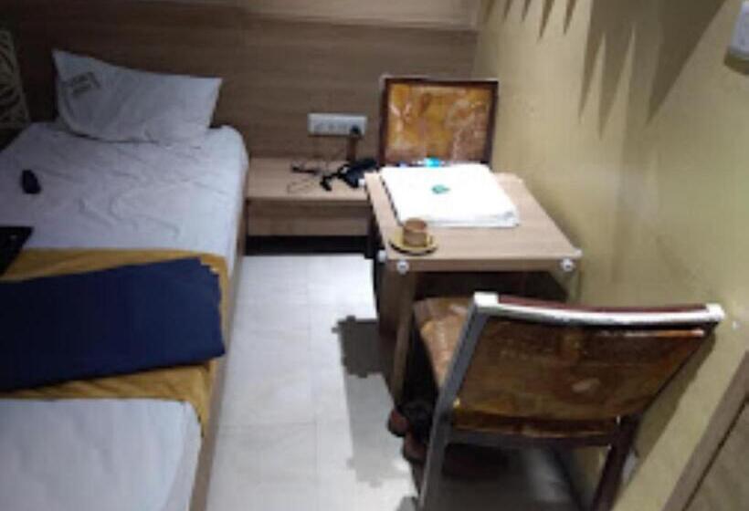 בית מלון כפרי Sagar Executive Beed