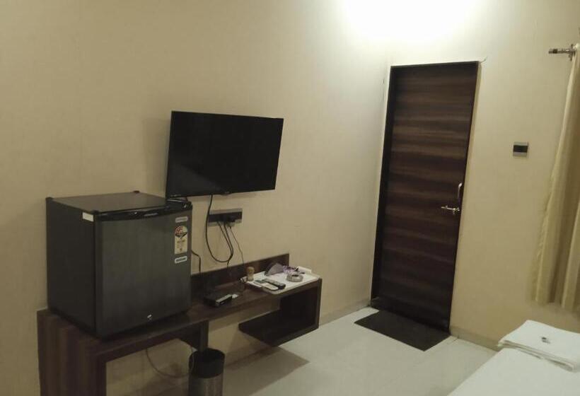 בית מלון כפרי Sharveen Classic Inn