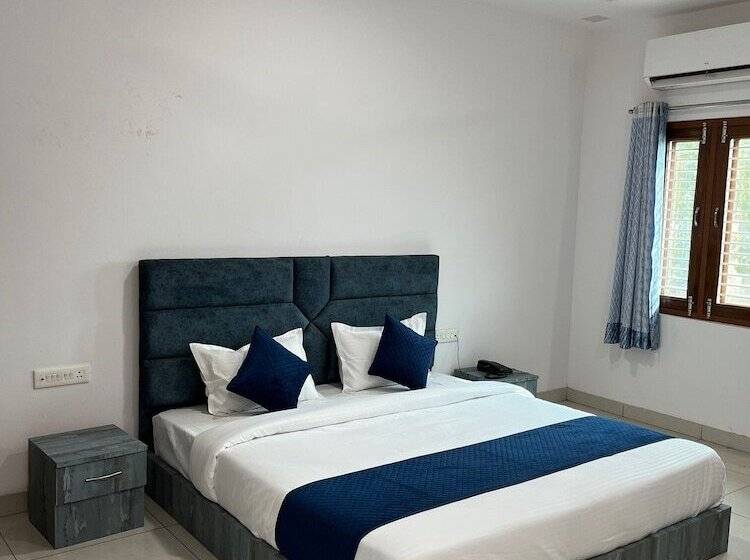فندق Surya Inn