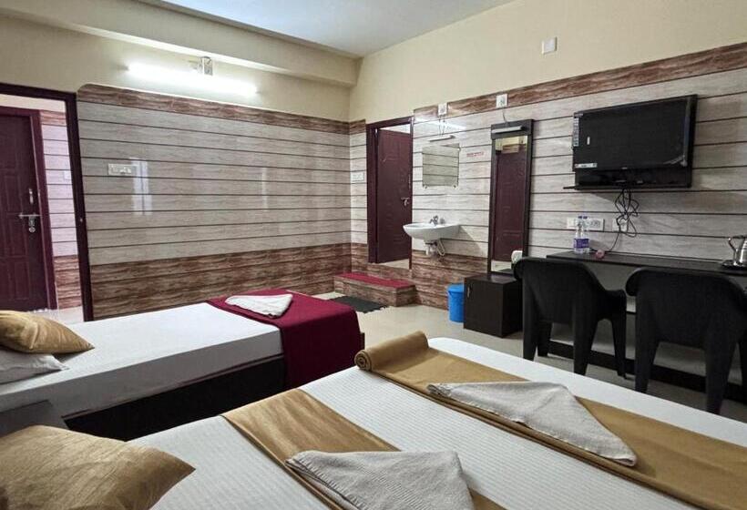 酒店 Yamuna Vihar Toursit Home