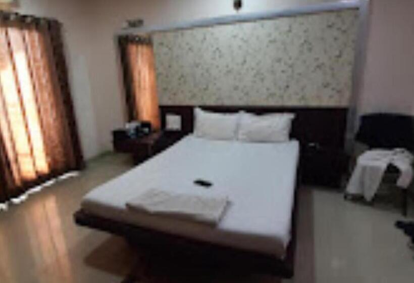 호텔 Yashraj Inn Beed