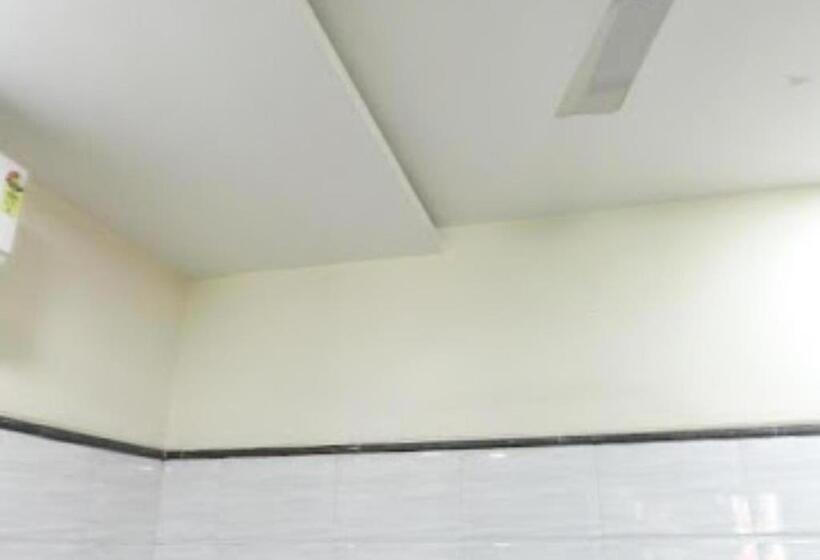 호텔 Yashraj Inn Beed