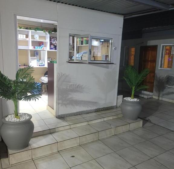 פנסיון The Wood Guest House