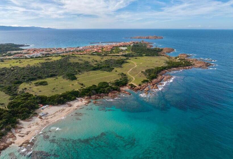 Residence With Swimming Pool In Isola Rossa, Just About 2 Km From The Beach La Marinedda