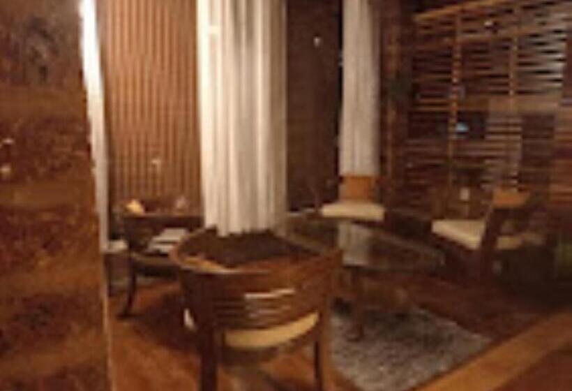 אתר נופש Hideout Cottage 878, Kudal