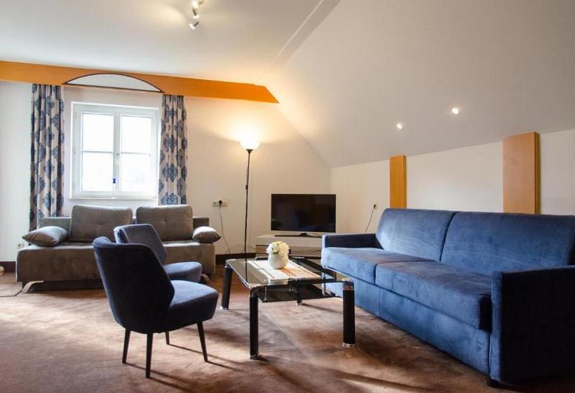 Goldenes Schiff Hotel Mietparkplätze