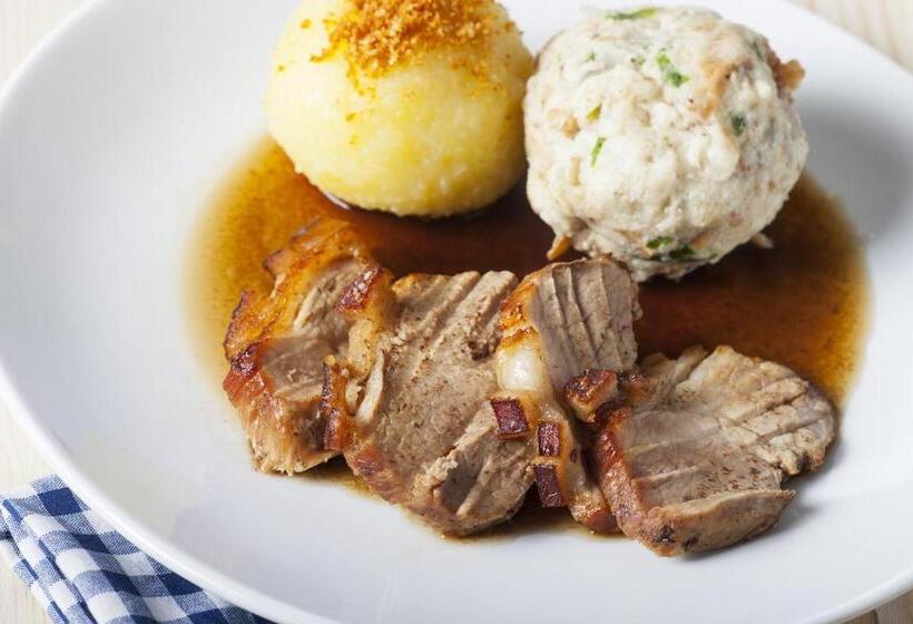 ホテル Gasthof  Zum Alten Turm