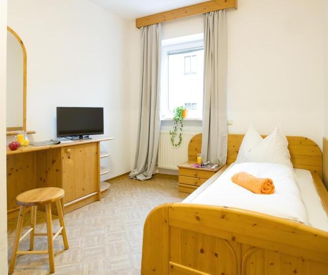 ホテル Gasthof  Zum Alten Turm