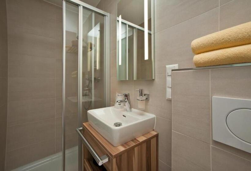 هتل Happy Lake By Thomas Strugger