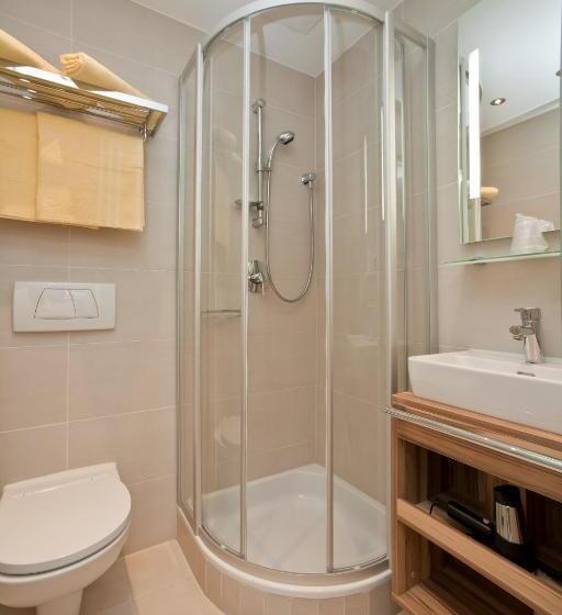 هتل Happy Lake By Thomas Strugger