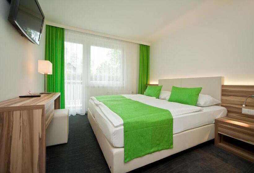 هتل Happy Lake By Thomas Strugger