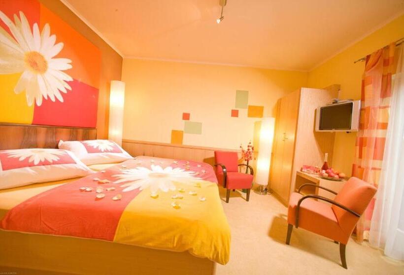 酒店 Malerwinkl Restaurant + Kunst