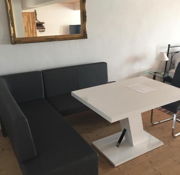 ホテル Pension Sunnseitn   Gasthof   Café   Weinkeller