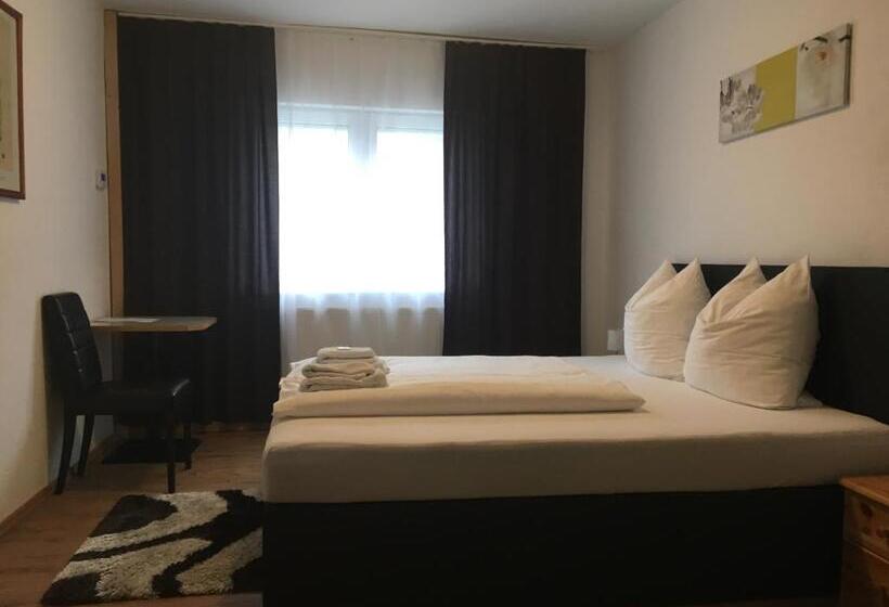 ホテル Pension Sunnseitn   Gasthof   Café   Weinkeller