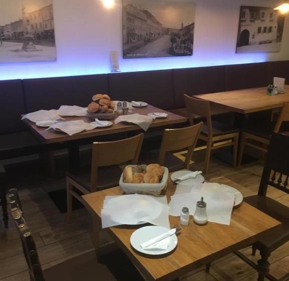 ホテル Pension Sunnseitn   Gasthof   Café   Weinkeller