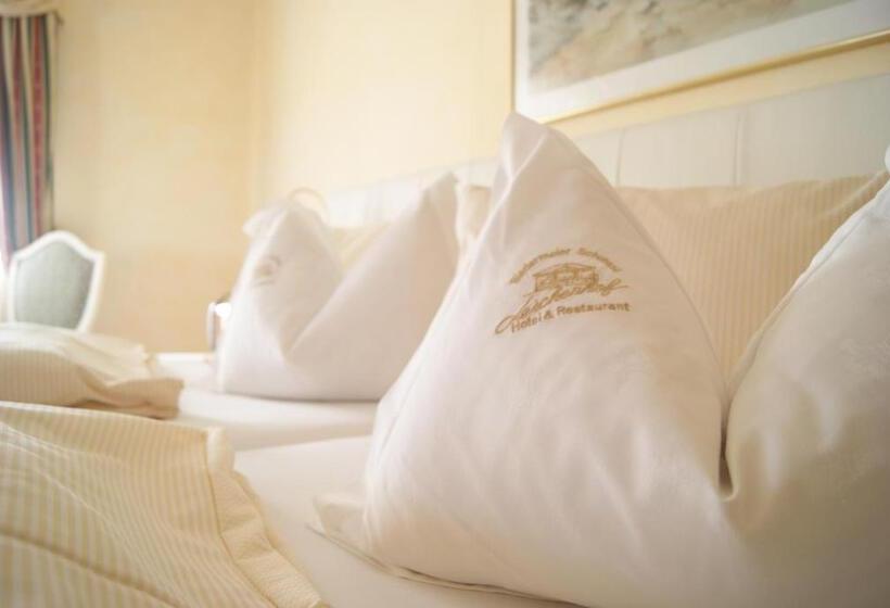 هتل Schloss Lerchenhof