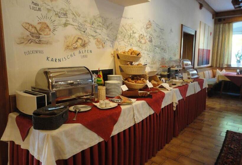 هتل Schloss Lerchenhof