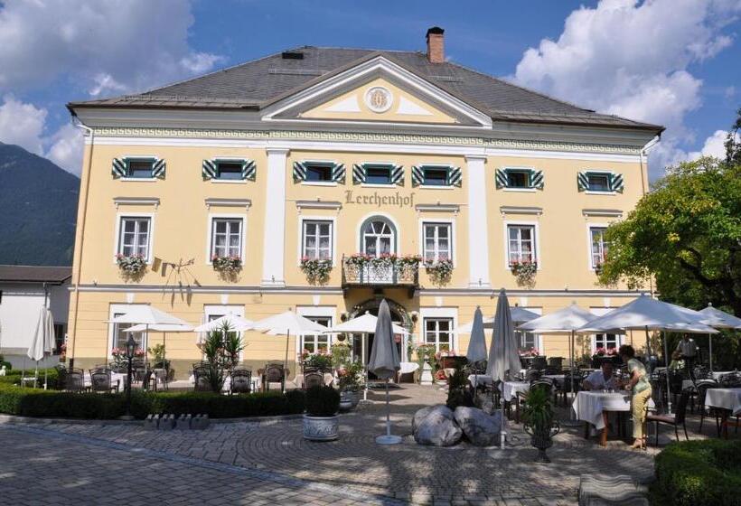 هتل Schloss Lerchenhof