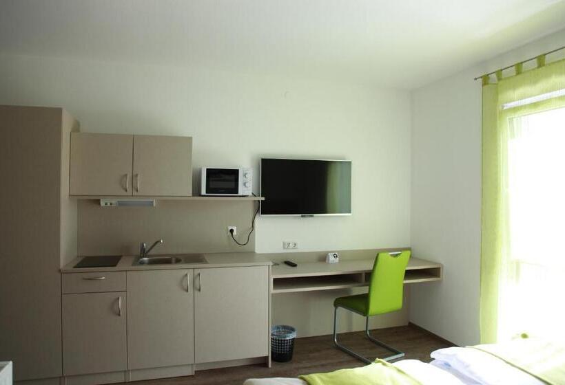 Smart Motel