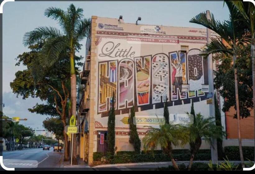هاستل Beds & Sheets Little Havana