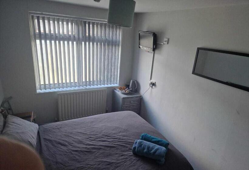 هاستل The White Lion Inn