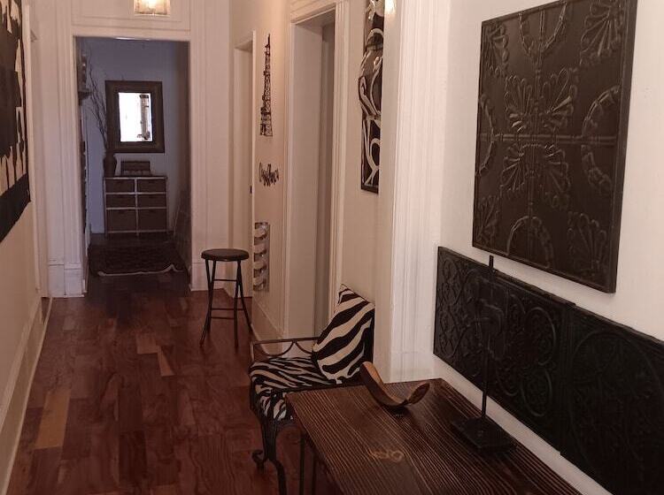 Bed and Breakfast Downtown Abbey @ Dodd