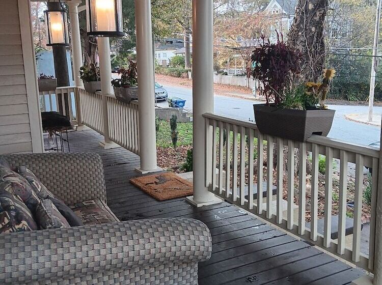 Bed and Breakfast Downtown Abbey @ Dodd