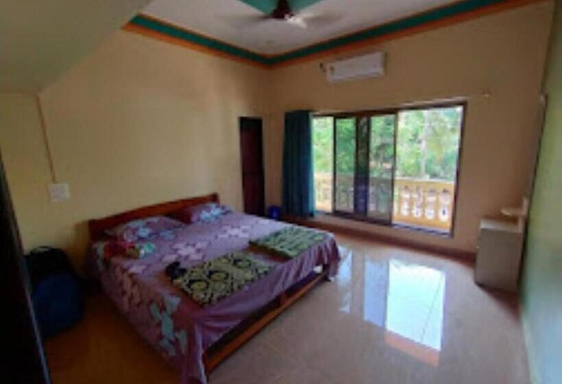 ホテル Aaichchha Nyahari Niwas Malvan