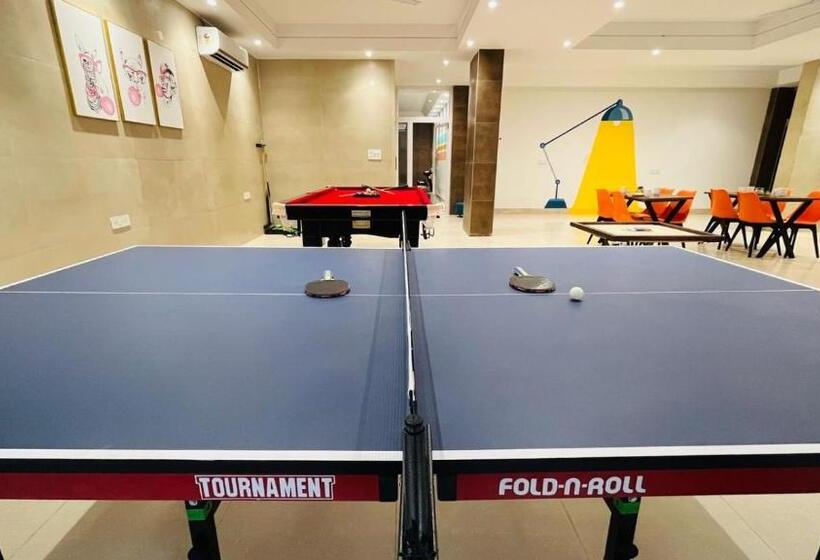فندق Bluo Studio1 Dlf Cybercity   Balcony, Gym Tt, Lift