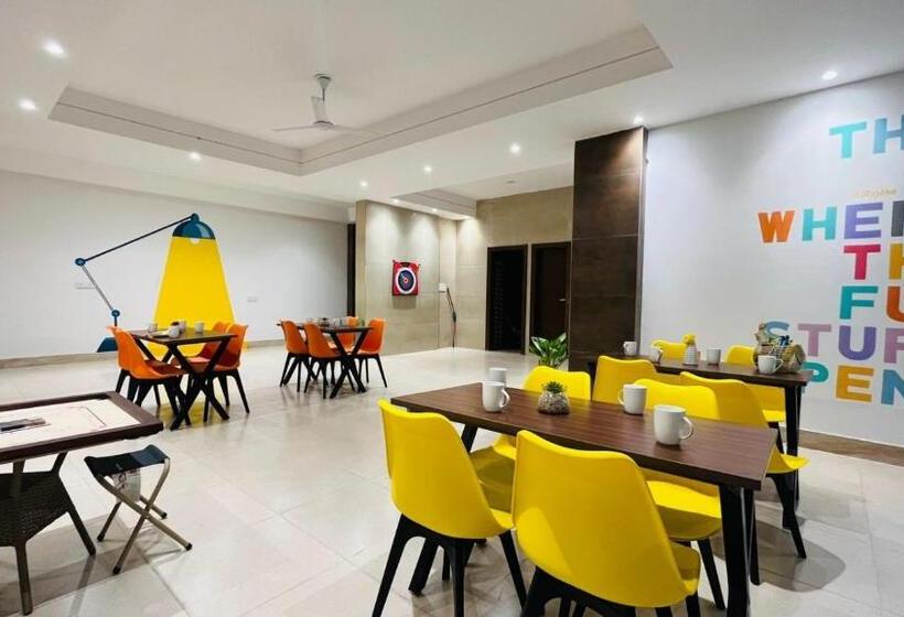 فندق Bluo Studio1 Dlf Cybercity   Balcony, Gym Tt, Lift
