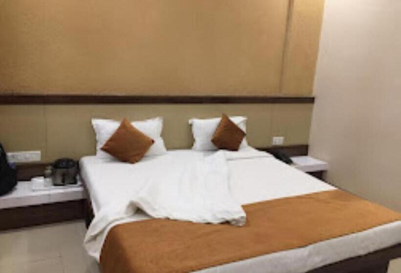 فندق Cool Palace, Nashik