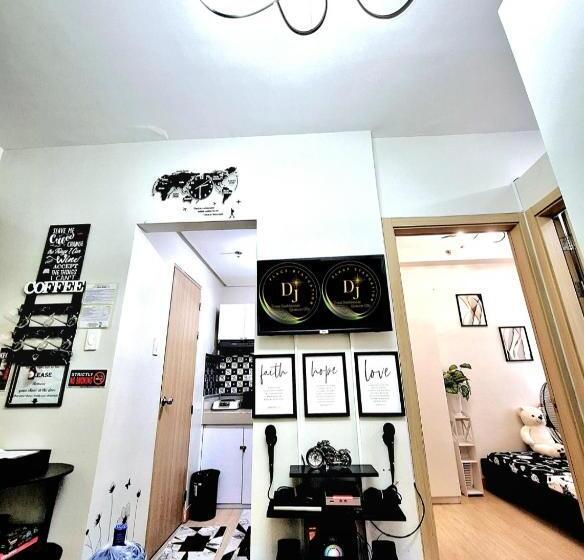 בית מלון כפרי Dj Place Staycation In Quezon City At Trees Residences
