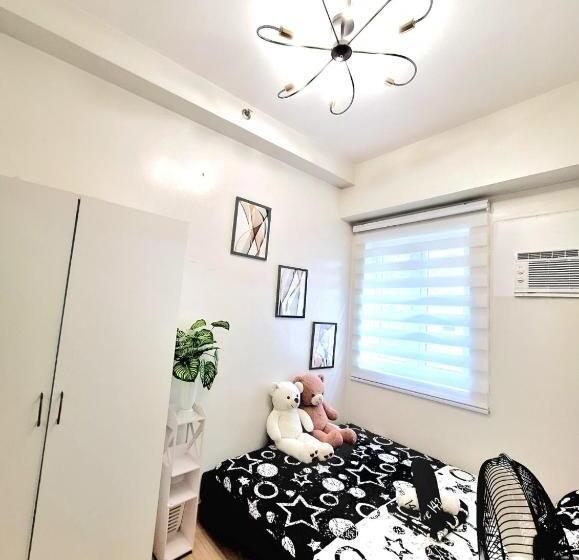 בית מלון כפרי Dj Place Staycation In Quezon City At Trees Residences