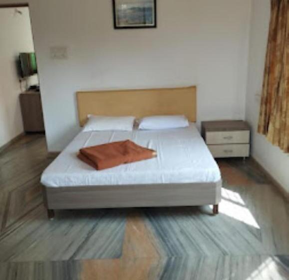 בית מלון כפרי Dona Dawli & Taraai Rest House, Shiroda