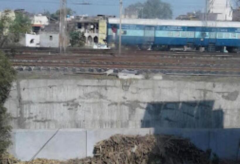 ホテル Maan Residency Bhusawal
