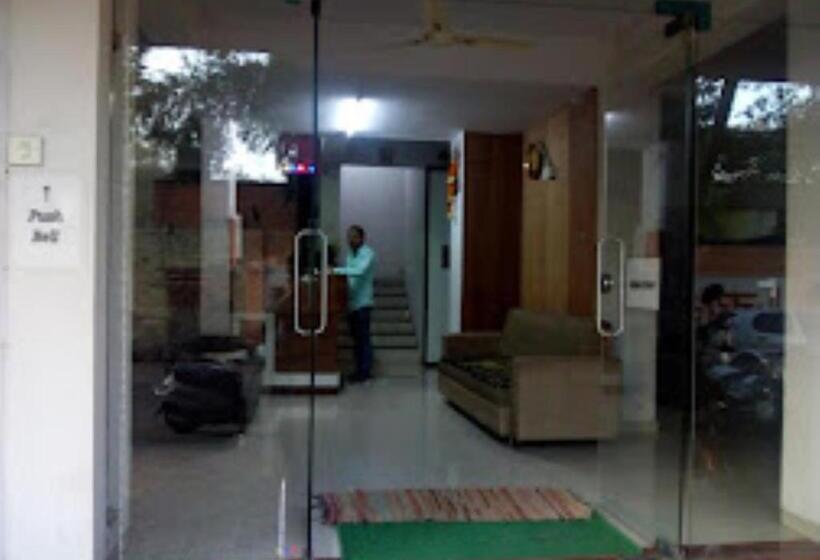 酒店 Raj Residency Jalgaon