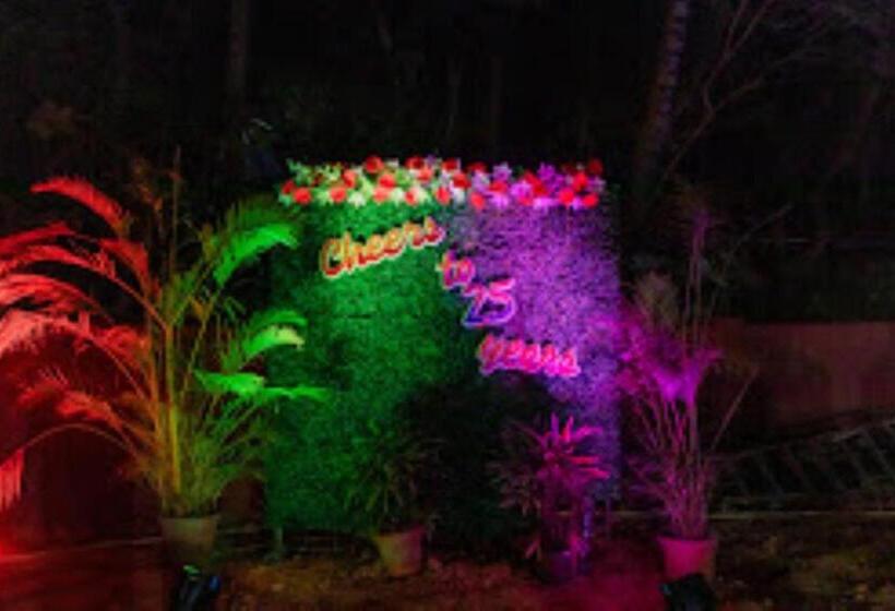 酒店 Rehoboth Resort, Malvan
