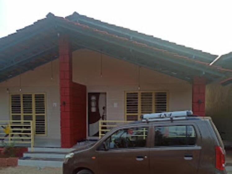 酒店 Rehoboth Resort, Malvan