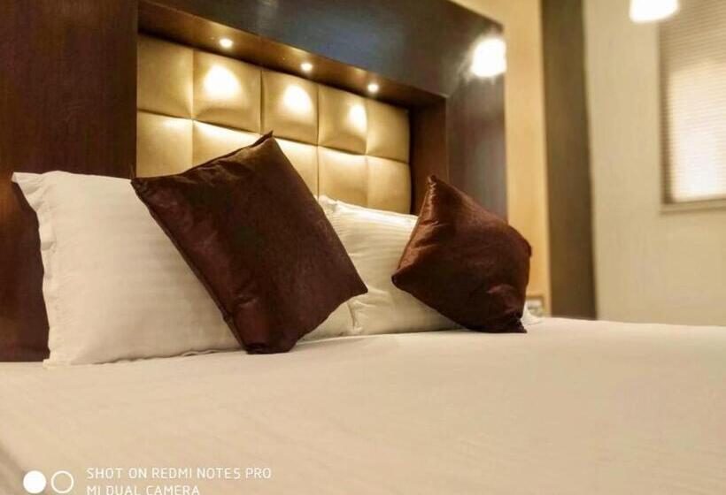 ホテル The Royal, Sehore