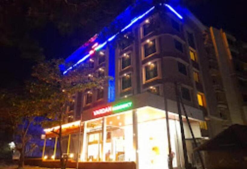 ホテル Vardan Residency, Ratnagiri