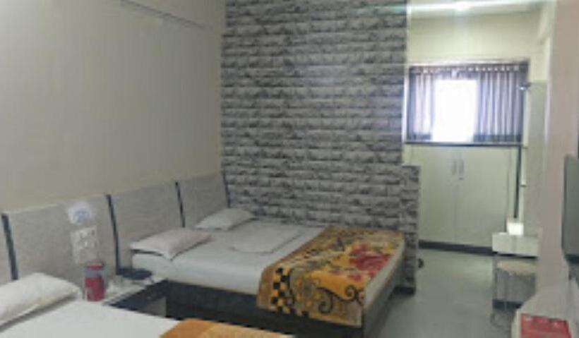 בית מלון כפרי Vishal Palace,nashik